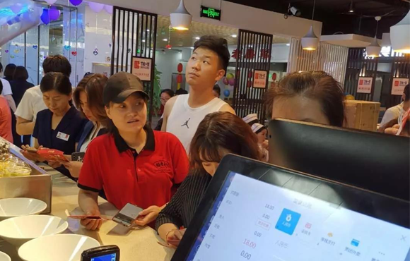 数字化餐饮管理推动100家分店的万城一面快速发展